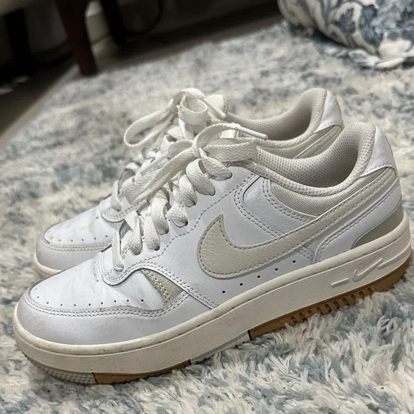 Nike White Low-Top Sneakers with Cream Swoosh - Picture 2 of 6